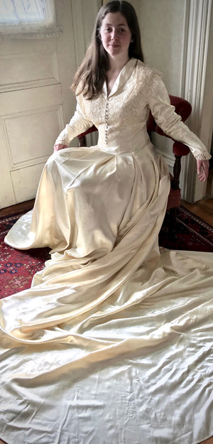 XS Vintage Bonny Beaded Wedding Dress Bow cut outs Ivory 3 ft Train Bridal  gown | eBay